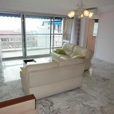 4 Bedroom 3 Bathrooms Sea View Forville Apartment5 Mins From The Palais Parking