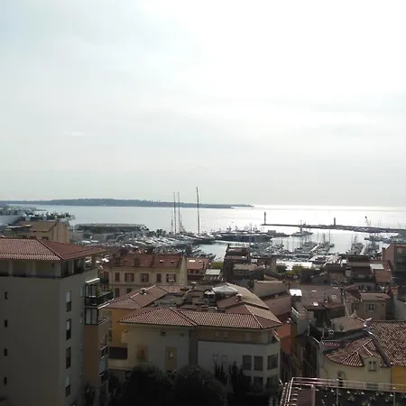 2, 3 And 4 Bedroom Sea View Forville 5 Mins From The Palais Apartment *